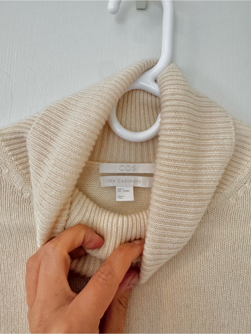 COS 100% Cashmere Ivory Turtleneck Sweater High Neck Minimalist Luxury Small - Picture 7 of 11